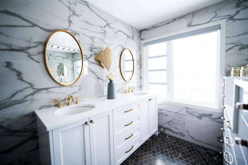 BEST BATHROOM REMODEL: 5 SAVVY TIPS